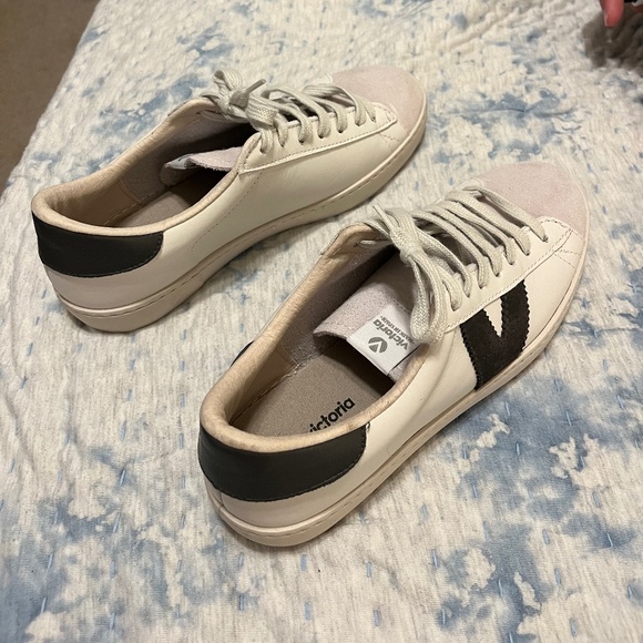 Victoria Shoes - Picture 2 of 7